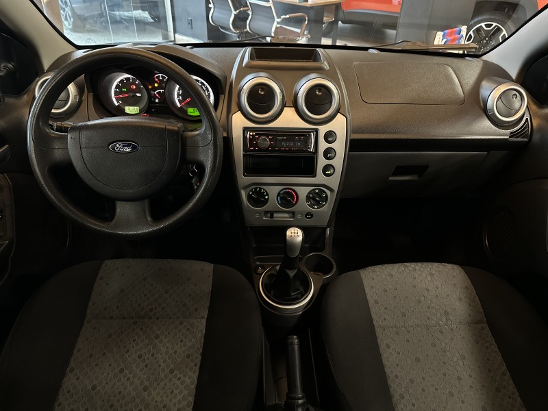 FIESTA 1.6 MPI CLASS HATCH 8V FLEX 4P MANUAL - 2011 - CAXIAS DO SUL