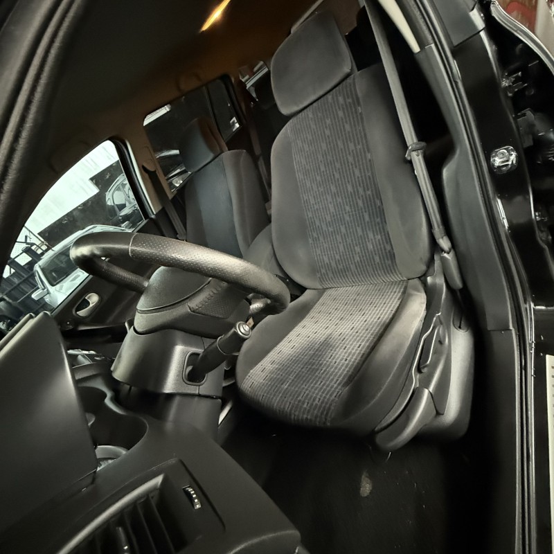 MÉGANE 2.0 DYNAMIQUE SEDAN 16V GASOLINA 4P MANUAL - 2011 - CAXIAS DO SUL