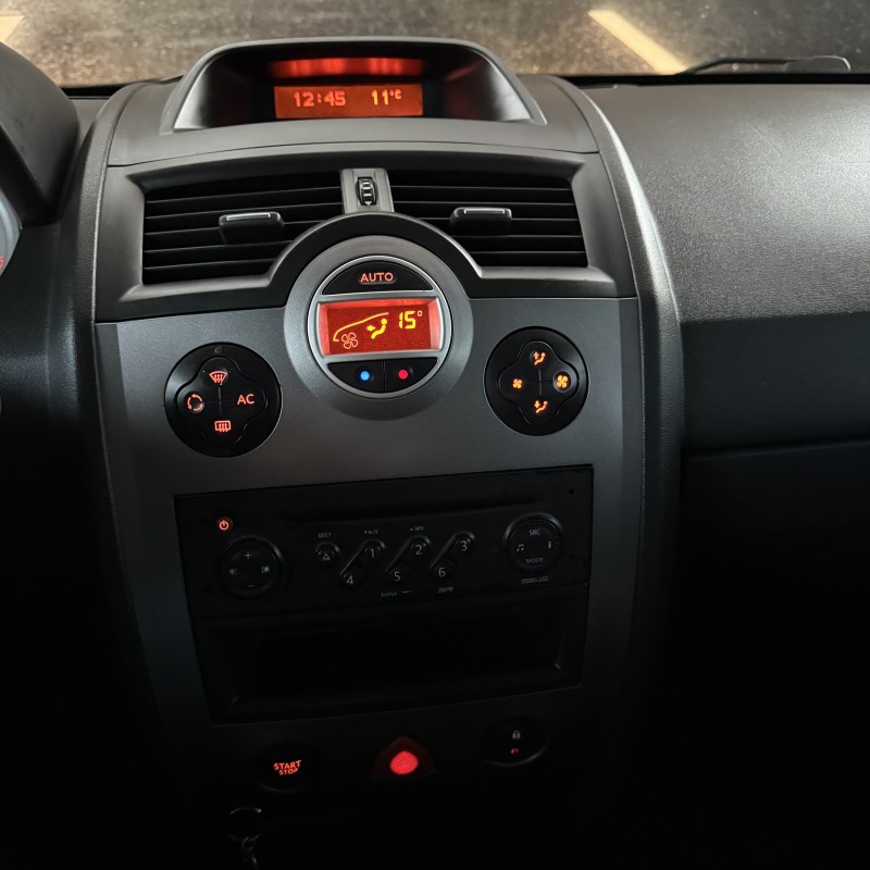 MÉGANE 2.0 DYNAMIQUE SEDAN 16V GASOLINA 4P MANUAL - 2011 - CAXIAS DO SUL
