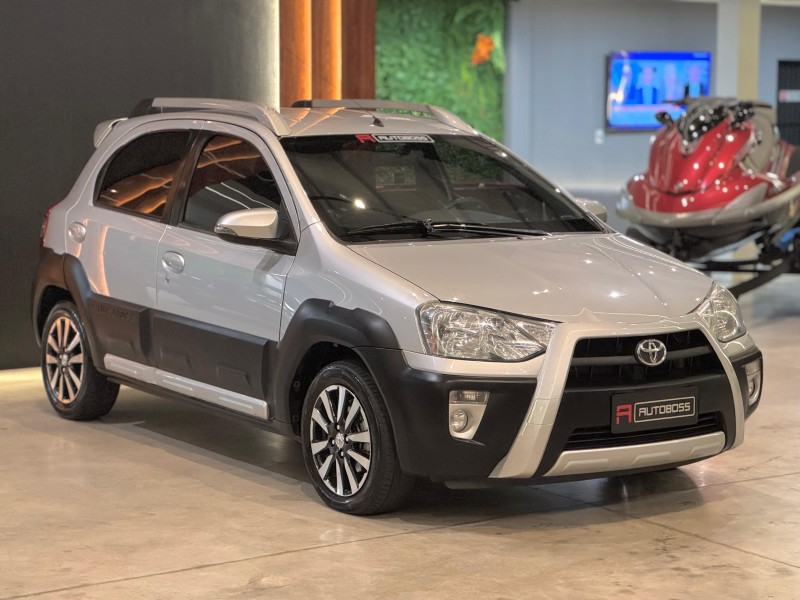 ETIOS CROSS 1.5 16V FLEX 4P MANUAL - 2014 - NOVO HAMBURGO