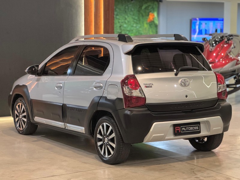 ETIOS CROSS 1.5 16V FLEX 4P MANUAL - 2014 - NOVO HAMBURGO