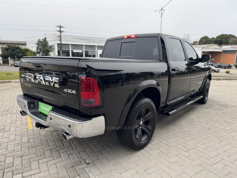 RAM 5.7 1500 LARAMIE 4X4 CD V8 GASOLINA 4P AUTOMÁTICO - 2022 - VERANóPOLIS