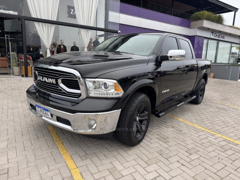 ram 5.7 1500 laramie 4x4 cd v8 gasolina 4p automatico 2022 veranopolis