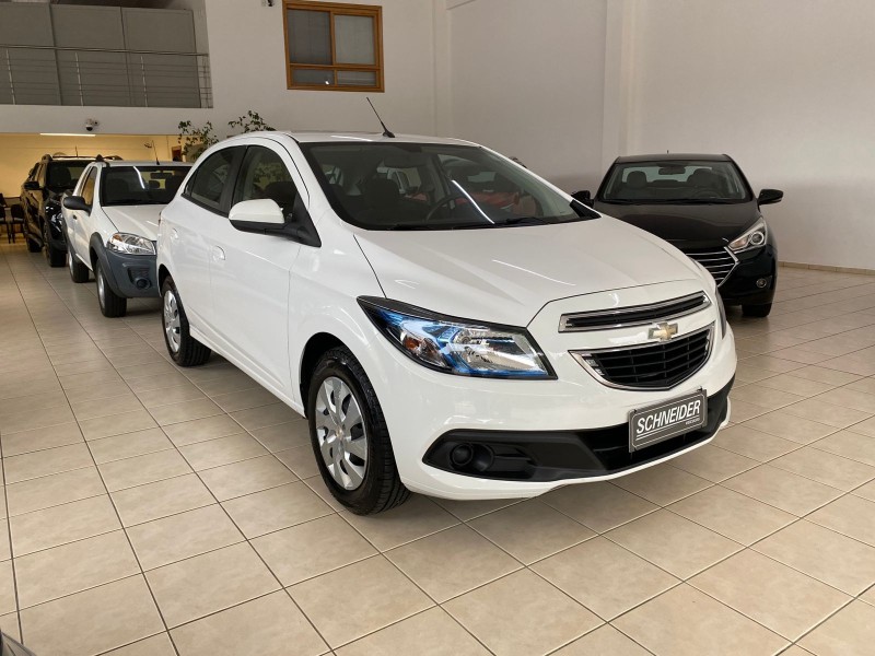 ONIX 1.4 MPFI LT 8V FLEX 4P MANUAL - 2016 - NOVA PETRóPOLIS