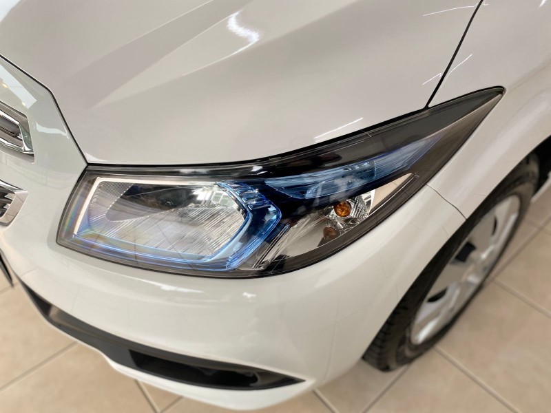 ONIX 1.4 MPFI LT 8V FLEX 4P MANUAL - 2016 - NOVA PETRóPOLIS