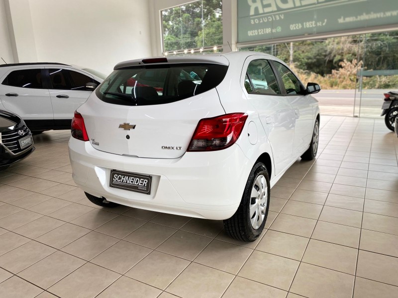 ONIX 1.4 MPFI LT 8V FLEX 4P MANUAL - 2016 - NOVA PETRóPOLIS