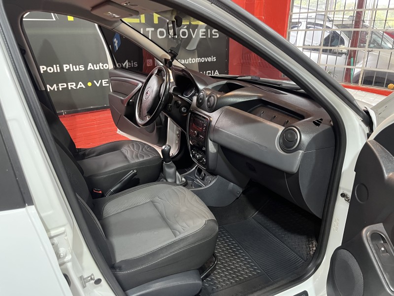 DUSTER 1.6 DYNAMIQUE 4X2 16V FLEX 4P MANUAL - 2014 - CAXIAS DO SUL