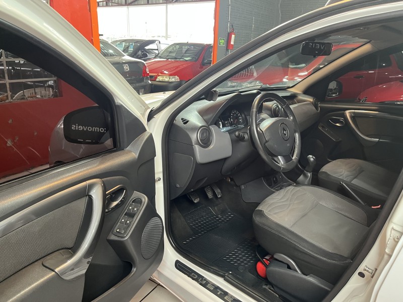DUSTER 1.6 DYNAMIQUE 4X2 16V FLEX 4P MANUAL - 2014 - CAXIAS DO SUL