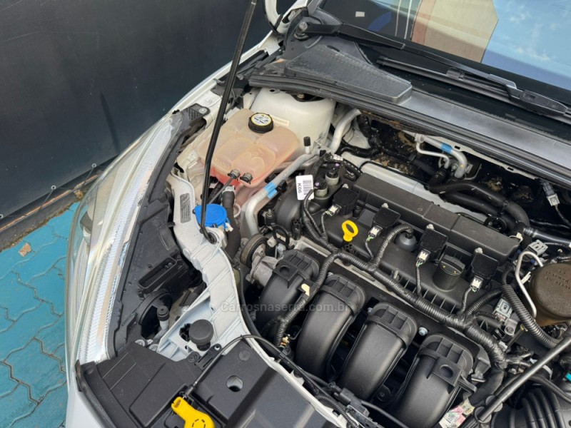 FOCUS 2.0 TITANIUM FASTBACK 16V FLEX 4P AUTOMÁTICO - 2016 - ESTâNCIA VELHA