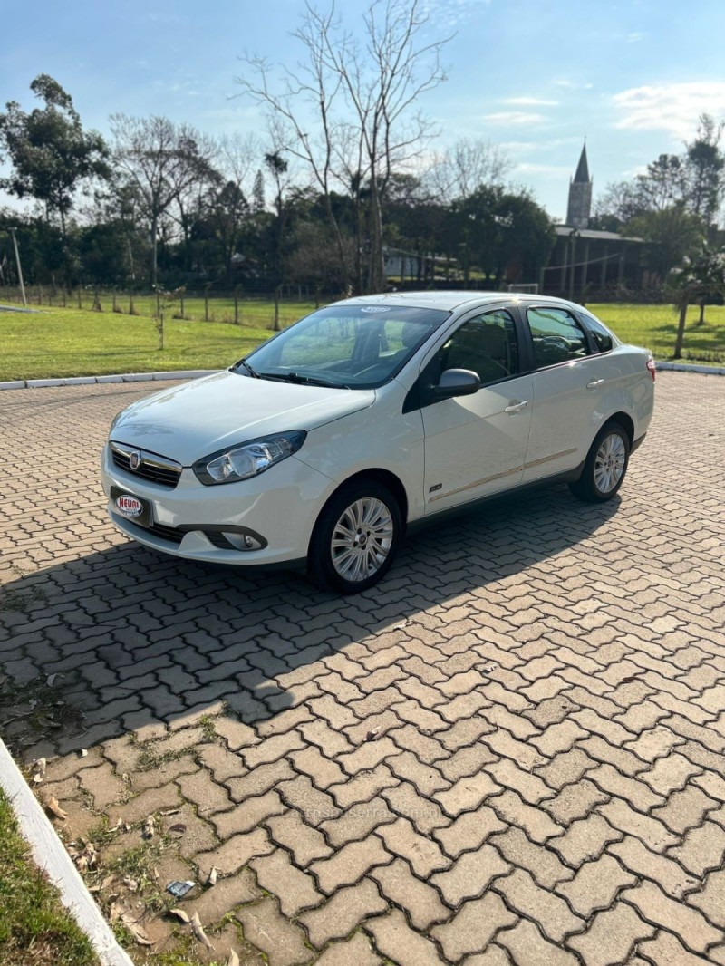 GRAND SIENA 1.6 MPI ESSENCE 16V FLEX 4P MANUAL - 2015 - LAJEADO