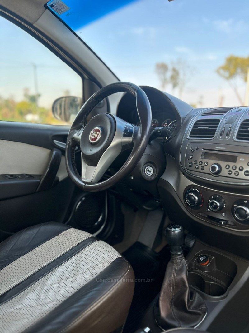 GRAND SIENA 1.6 MPI ESSENCE 16V FLEX 4P MANUAL - 2015 - LAJEADO