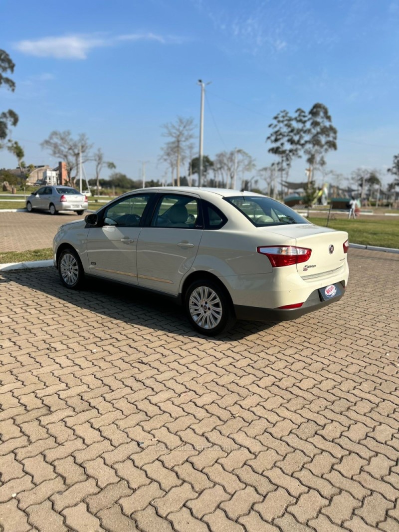 GRAND SIENA 1.6 MPI ESSENCE 16V FLEX 4P MANUAL - 2015 - LAJEADO