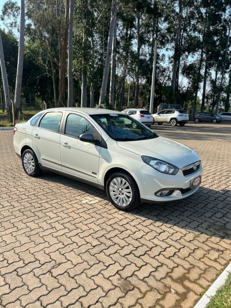 GRAND SIENA 1.6 MPI ESSENCE 16V FLEX 4P MANUAL - 2015 - LAJEADO
