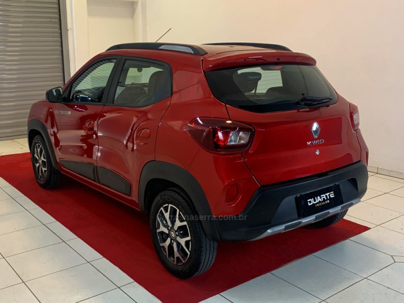KWID 1.0 12V OUTSIDER FLEX 4P MANUAL - 2023 - PORTO ALEGRE