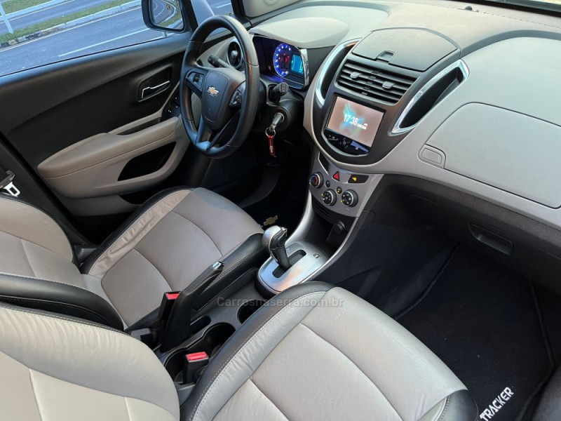 TRACKER 1.8 MPFI LTZ 4X2 16V FLEX 4P AUTOMÁTICO - 2015 - DOIS IRMãOS