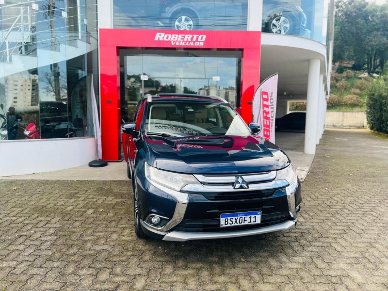 outlander 3.0 gt 4x4 v6 24v gasolina 4p automatico 2018 bento goncalves
