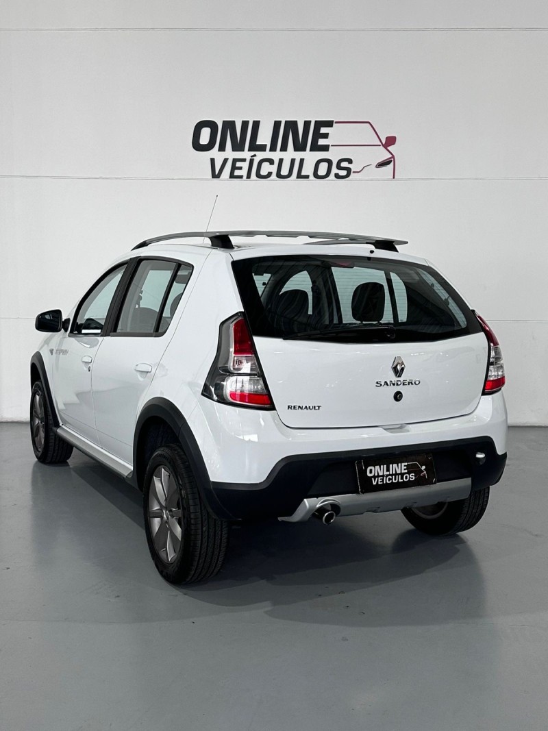 SANDERO 1.6 STEPWAY 8V FLEX 4P MANUAL - 2014 - FARROUPILHA