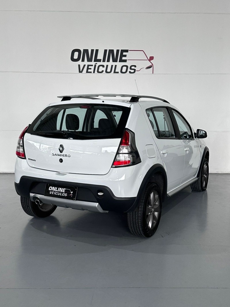 SANDERO 1.6 STEPWAY 8V FLEX 4P MANUAL - 2014 - FARROUPILHA