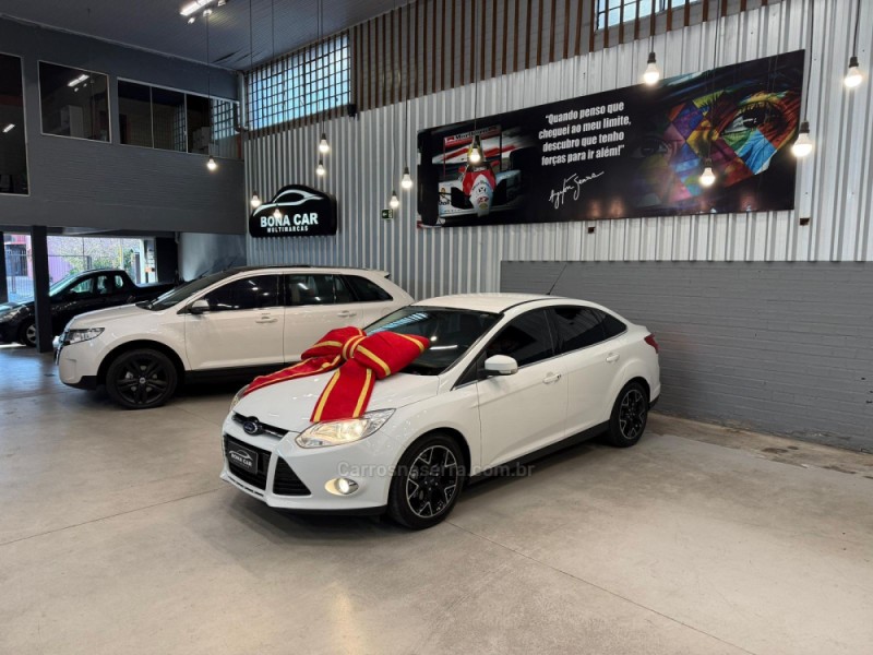 focus 2.0 titanium sedan 16v flex 4p automatico 2014 caxias do sul