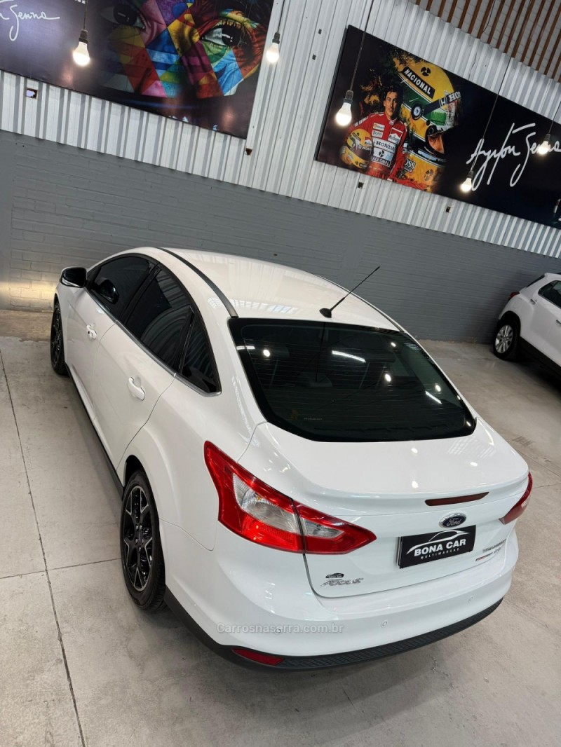 FOCUS 2.0 TITANIUM SEDAN 16V FLEX 4P AUTOMÁTICO - 2014 - CAXIAS DO SUL