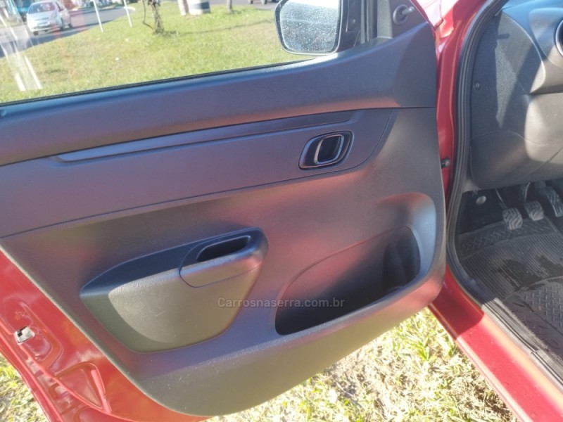 KWID 1.0 12V SCE FLEX ZEN MANUAL - 2020 - NOVO HAMBURGO