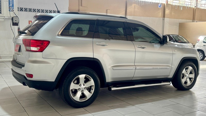 GRAND CHEROKEE 3.6 LAREDO 4X4 V6 24V GASOLINA 4P AUTOMÁTICO - 2011 - ESTâNCIA VELHA