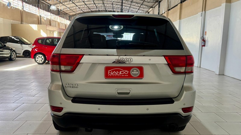GRAND CHEROKEE 3.6 LAREDO 4X4 V6 24V GASOLINA 4P AUTOMÁTICO - 2011 - ESTâNCIA VELHA