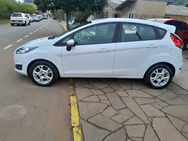 FIESTA 1.5 SE HATCH 16V FLEX 4P MANUAL - 2016 - NOVA PRATA