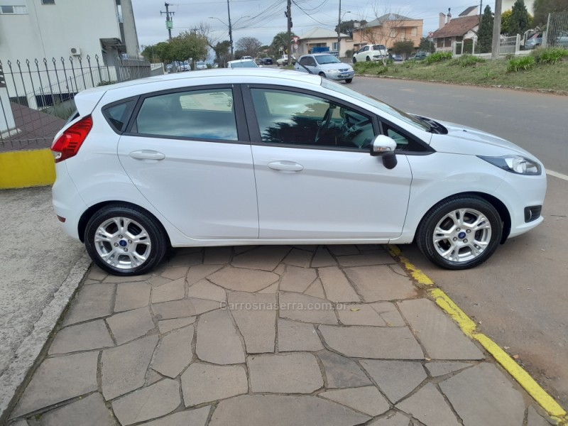 FIESTA 1.5 SE HATCH 16V FLEX 4P MANUAL - 2016 - NOVA PRATA