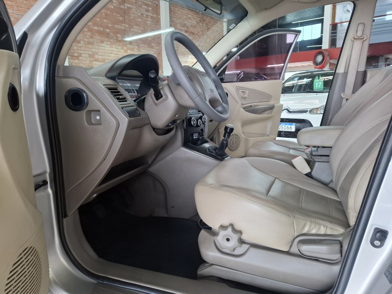 TUCSON 2.0 GL 2WD 16V GASOLINA 4P MANUAL - 2010 - FARROUPILHA