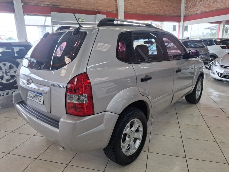 TUCSON 2.0 GL 2WD 16V GASOLINA 4P MANUAL - 2010 - FARROUPILHA