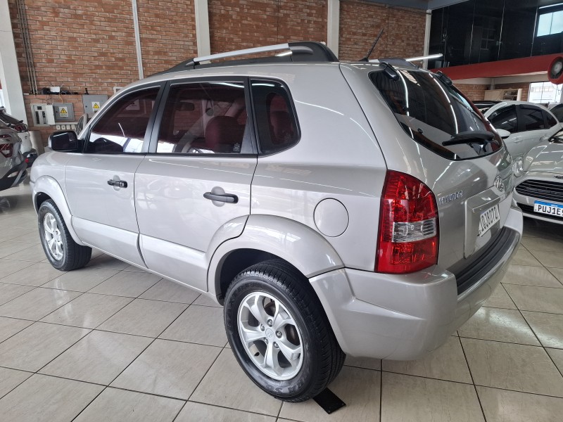 TUCSON 2.0 GL 2WD 16V GASOLINA 4P MANUAL - 2010 - FARROUPILHA