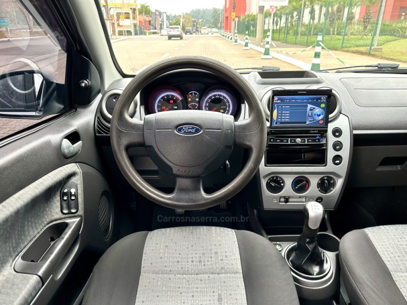 FIESTA 1.6 ROCAM SE SEDAN 8V FLEX 4P MANUAL - 2014 - ESTâNCIA VELHA