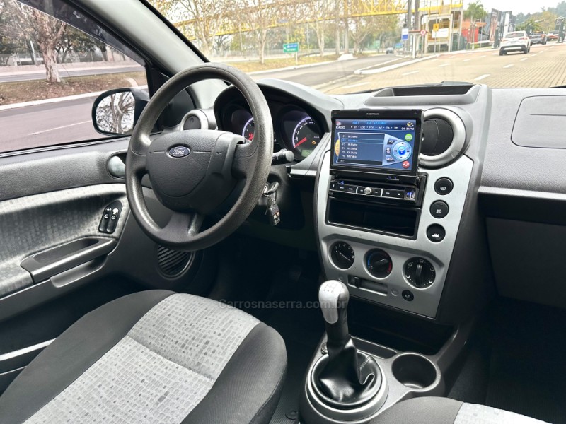 FIESTA 1.6 ROCAM SE SEDAN 8V FLEX 4P MANUAL - 2014 - ESTâNCIA VELHA