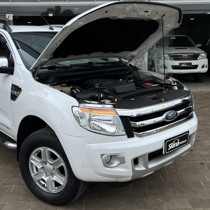 RANGER 3.2 LIMITED 4X4 CD 20V DIESEL 4P AUTOMÁTICO - 2015 - VACARIA