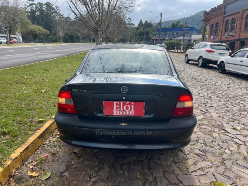 VECTRA 2.0 MPFI GLS 8V GASOLINA 4P MANUAL - 1998 - DOIS IRMãOS