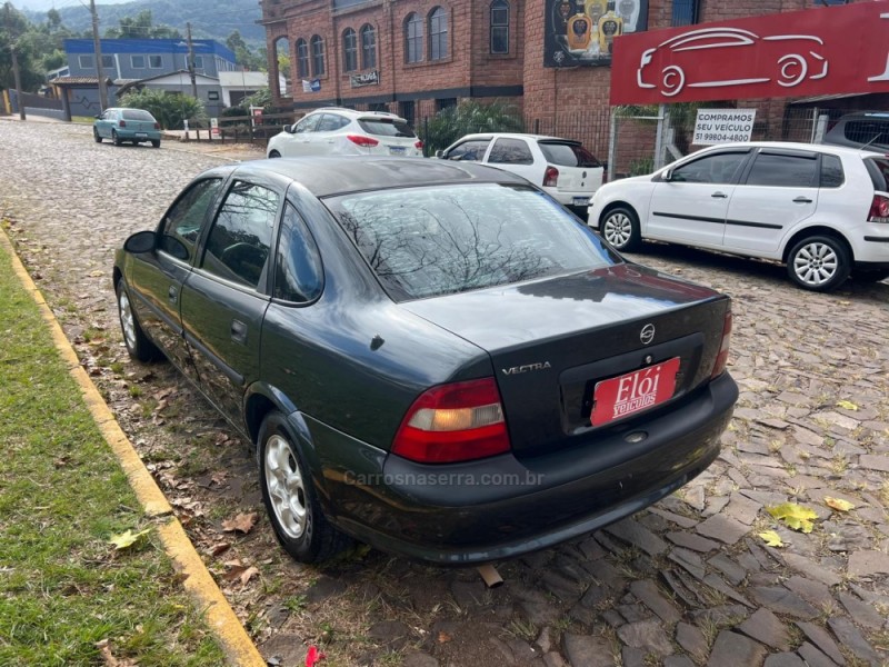 VECTRA 2.0 MPFI GLS 8V GASOLINA 4P MANUAL - 1998 - DOIS IRMãOS