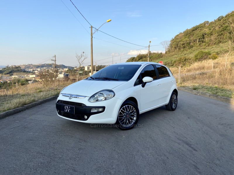 PUNTO 1.4 ATTRACTIVE 8V FLEX 4P MANUAL