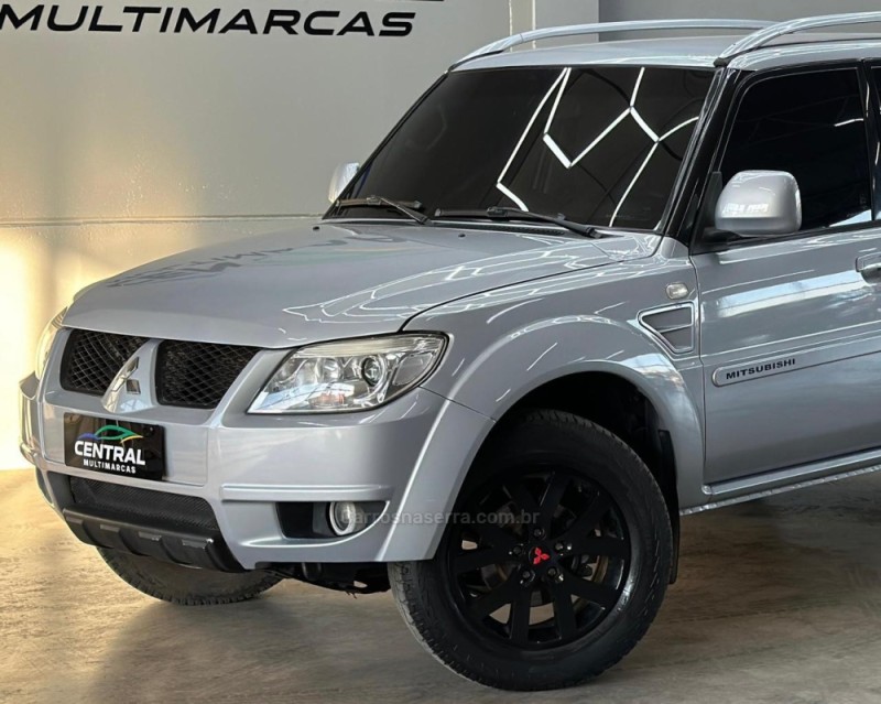PAJERO TR4 2.0 4X4 16V 140CV FLEX 4P AUTOMÁTICO - 2012 - VACARIA