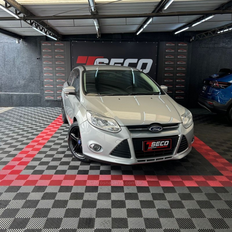 FOCUS 2.0 SE 16V FLEX 4P AUTOMÁTICO - 2014 - PASSO FUNDO