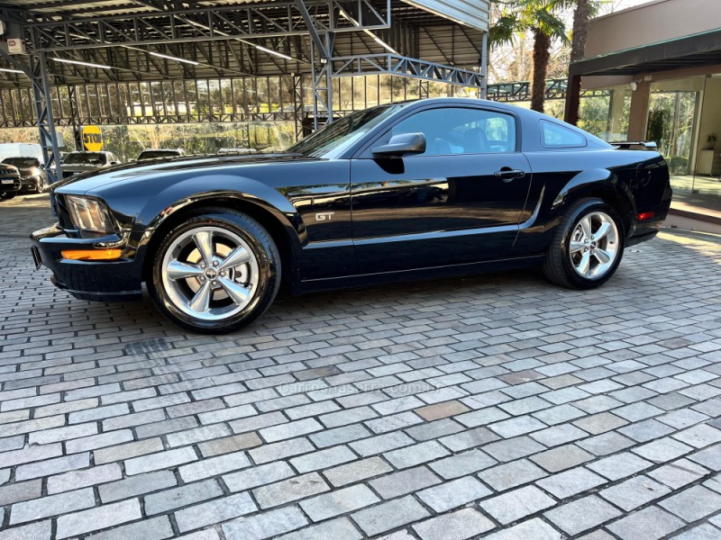 MUSTANG 4.6 GT COUPÉ V8 24V GASOLINA 2P MANUAL - 2007 - DOIS IRMãOS