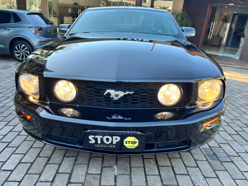 MUSTANG 4.6 GT COUPÉ V8 24V GASOLINA 2P MANUAL - 2007 - DOIS IRMãOS