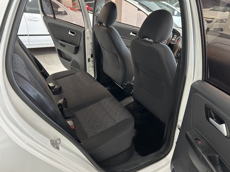 FOX 1.6 MI 8V FLEX 4P AUTOMATIZADO - 2014 - CAXIAS DO SUL