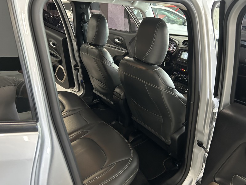 RENEGADE 1.8 16V FLEX LONGITUDE 4P AUTOMÁTICO - 2016 - CAXIAS DO SUL