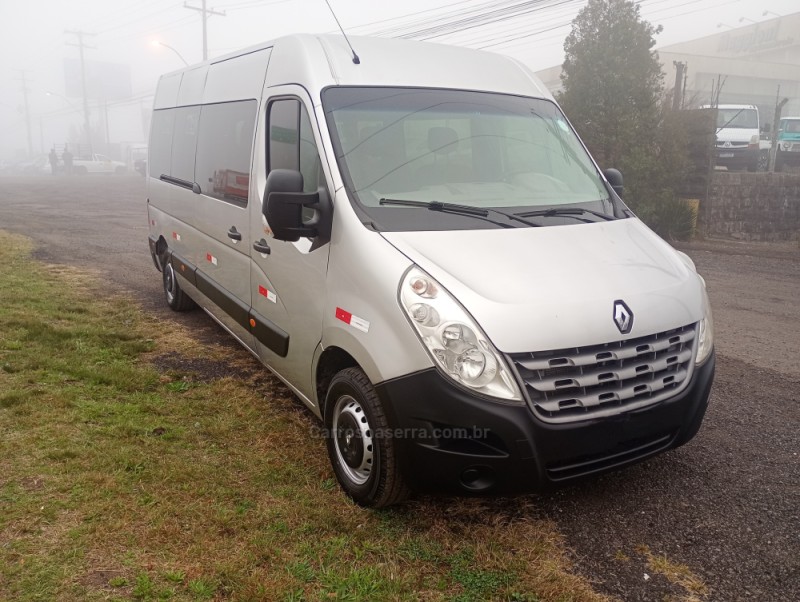 MASTER 2.3 DCI MINIBUS VIP L3H2 16 LUGARES 16V DIESEL 4P MANUAL - 2015 - FARROUPILHA