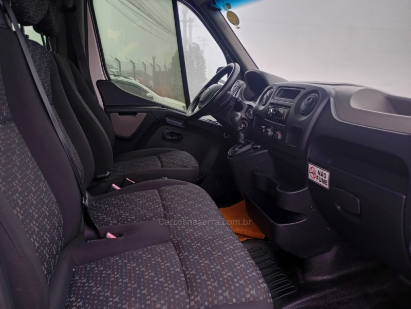 MASTER 2.3 DCI MINIBUS VIP L3H2 16 LUGARES 16V DIESEL 4P MANUAL - 2015 - FARROUPILHA