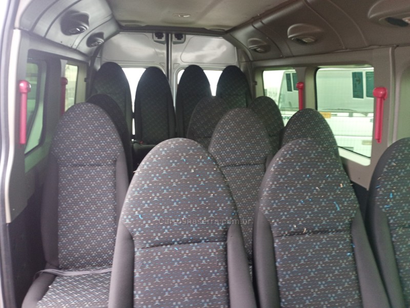 MASTER 2.3 DCI MINIBUS VIP L3H2 16 LUGARES 16V DIESEL 4P MANUAL - 2015 - FARROUPILHA