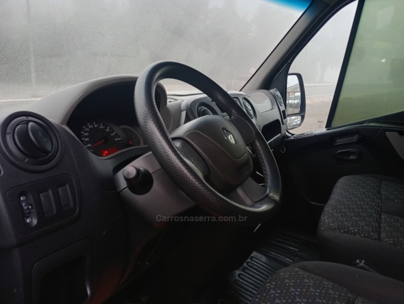 MASTER 2.3 DCI MINIBUS VIP L3H2 16 LUGARES 16V DIESEL 4P MANUAL - 2015 - FARROUPILHA