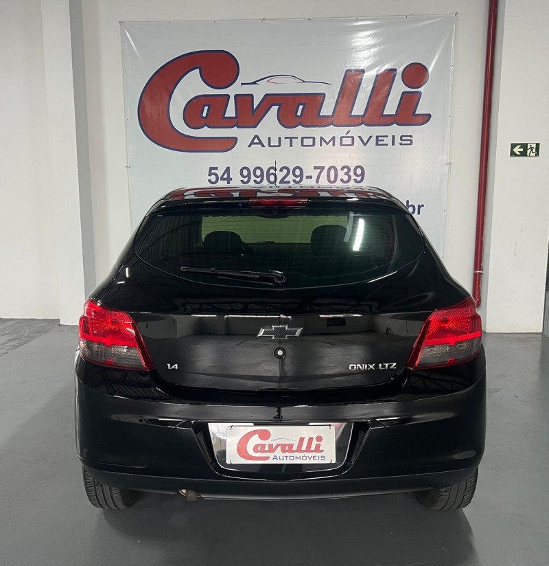 ONIX 1.4 MPFI LTZ 8V FLEX 4P MANUAL - 2015 - CAXIAS DO SUL