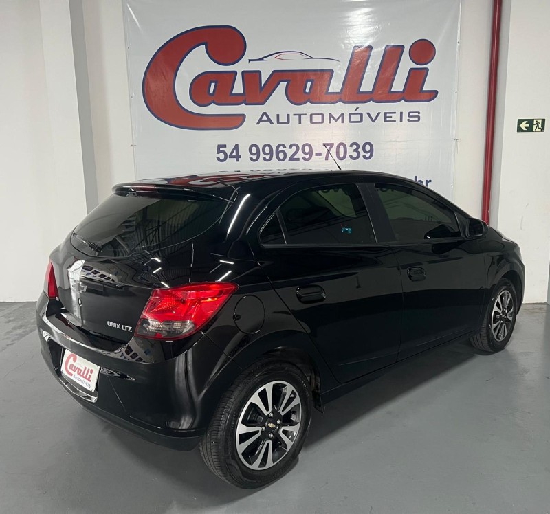 ONIX 1.4 MPFI LTZ 8V FLEX 4P MANUAL - 2015 - CAXIAS DO SUL